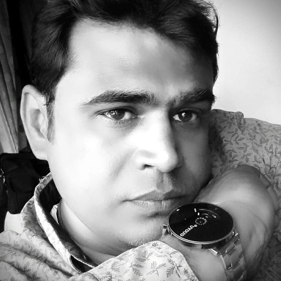 কবিতাঃ পাশাপাশি দূরত্ব – পার্থ সারথি গোস্বামী