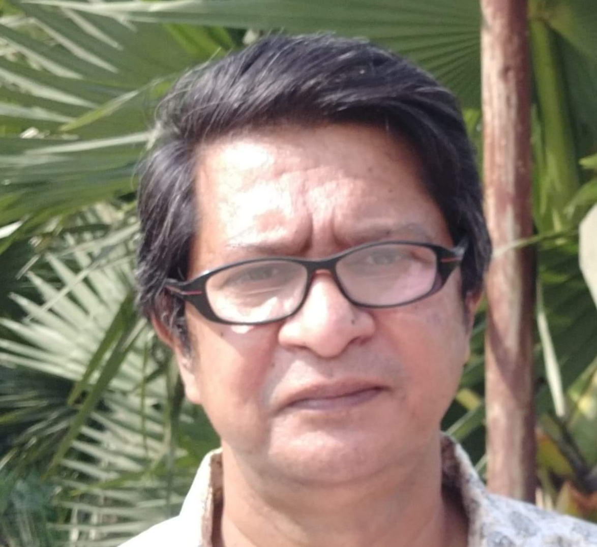 কবিতাঃ লবণের হ্রদ ও অন্যান্য – মাসুদুল হক