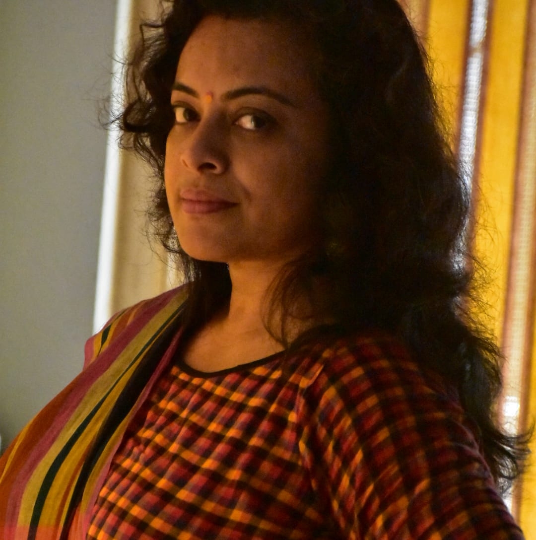 গল্প: ছুঁয়ে থাকলেই ঘর – সৌমী আচার্য্য