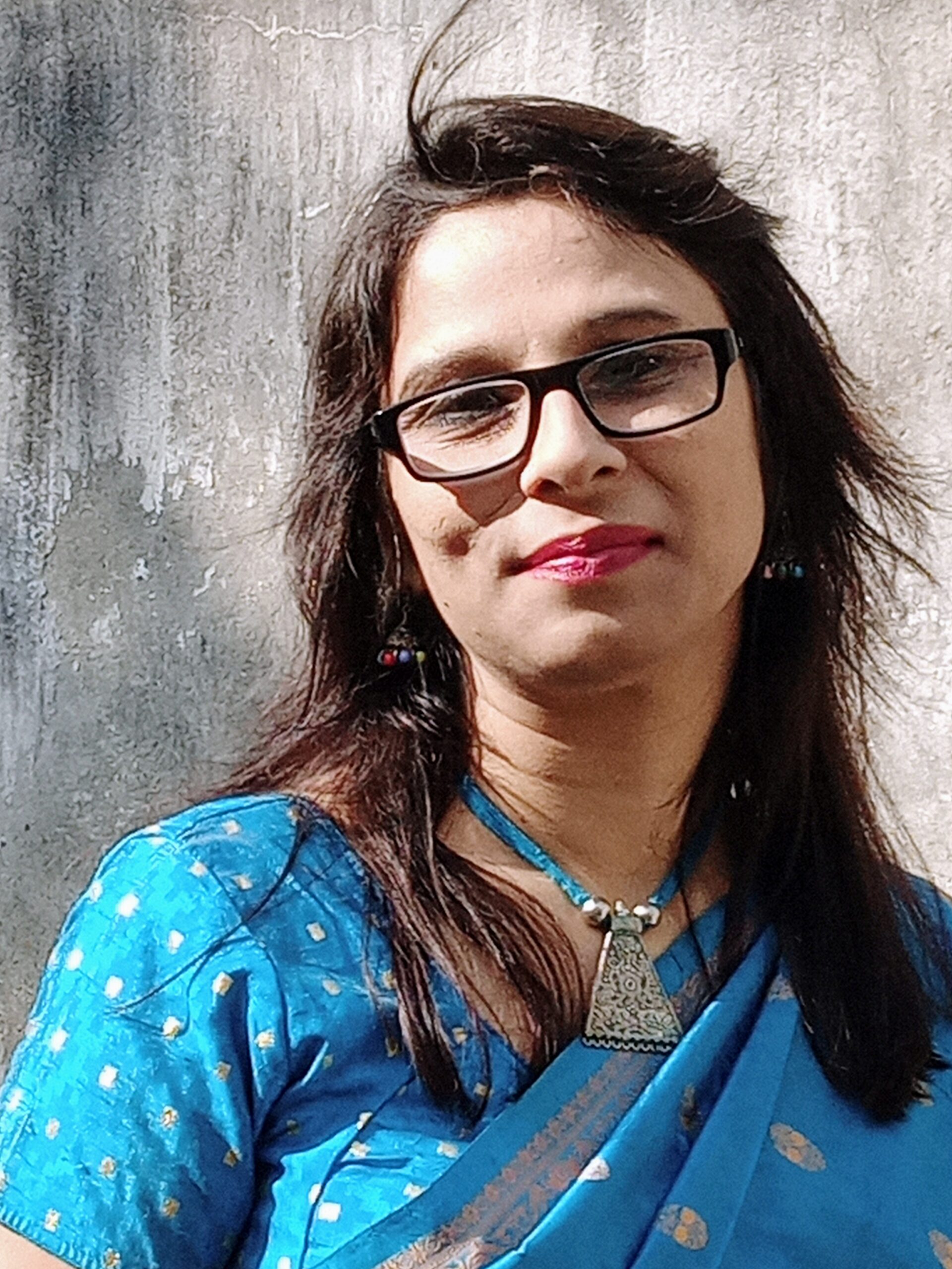 অনুবাদ কবিতাঃ দেওয়াল – রুদ্রাণী মিশ্র